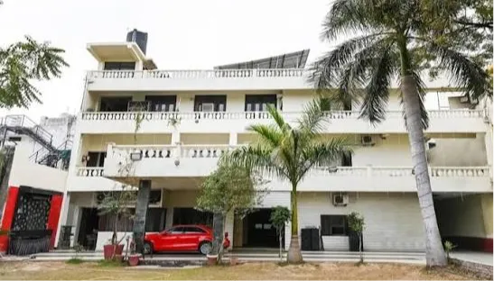 Hotel Surpin Palace